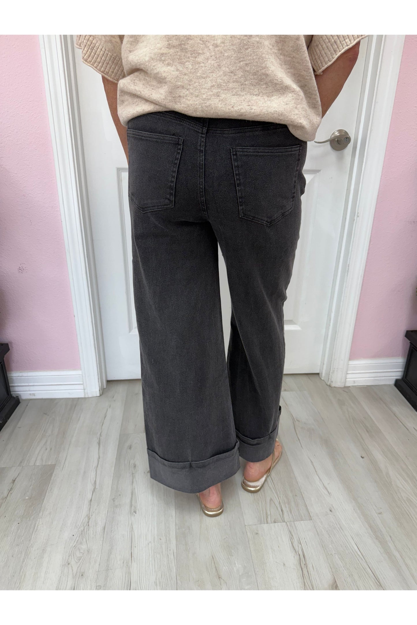 Solid Mid Rise Ankle Length Pants