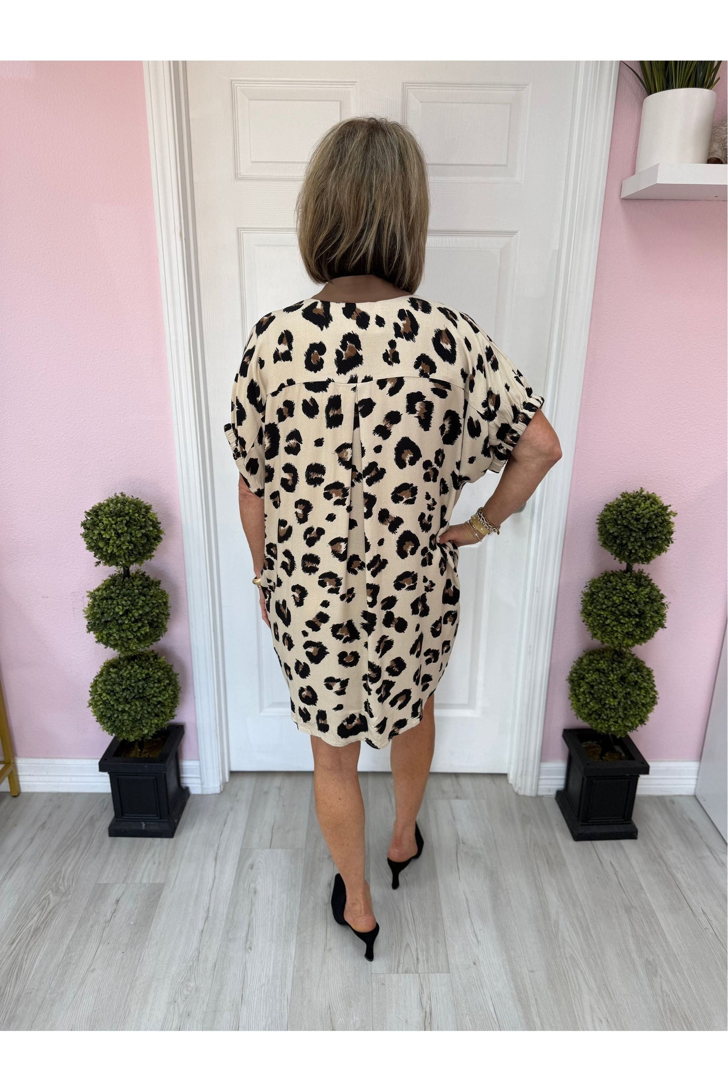 Oversized Leopard Mini