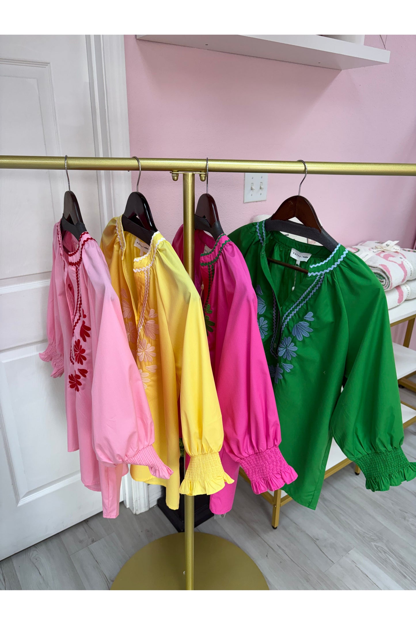 Liz 3/4 Sleeve Embroidered Floral Blouse