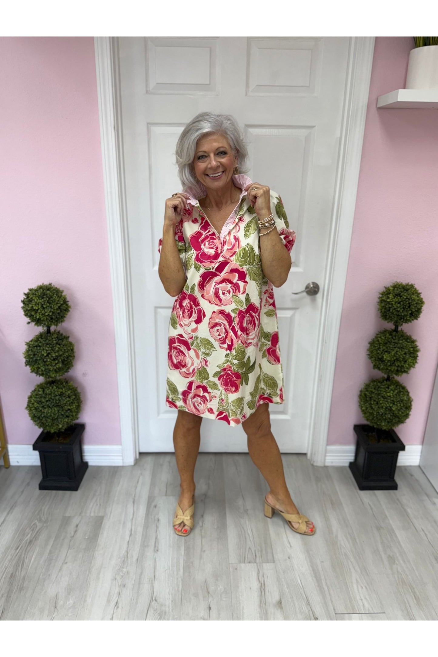 Rose w/Contrast Collar Mini