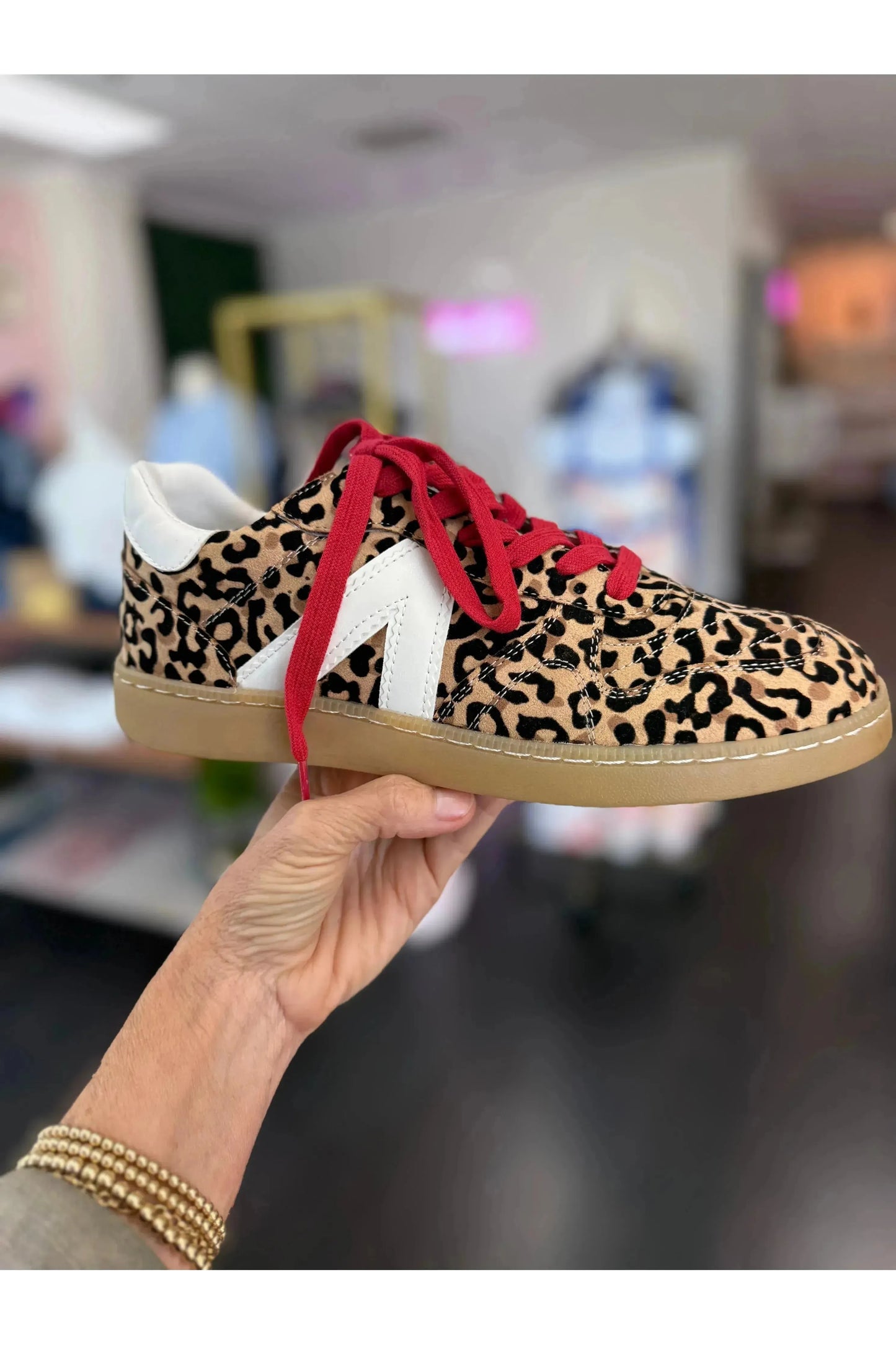 Mia Jaguar Sneaker