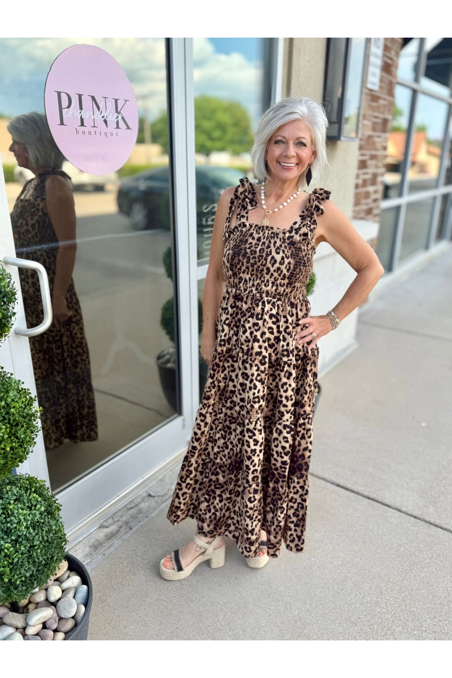 Leopard Printed Sleeveless Tired Midi Dress
