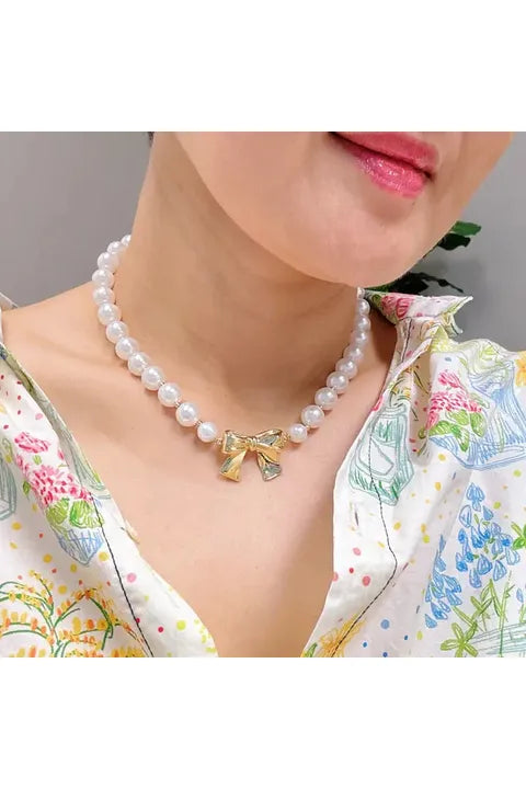 Bow and Pearls Necklace