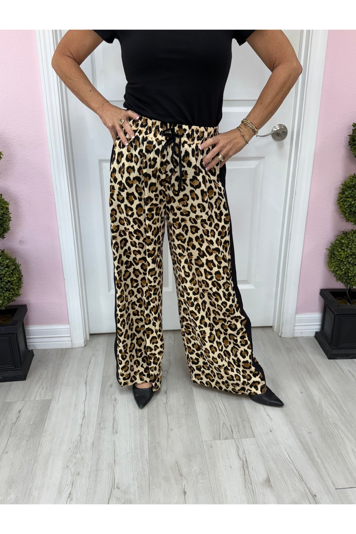 Leopard Print Wide Leg Drawstring Pant