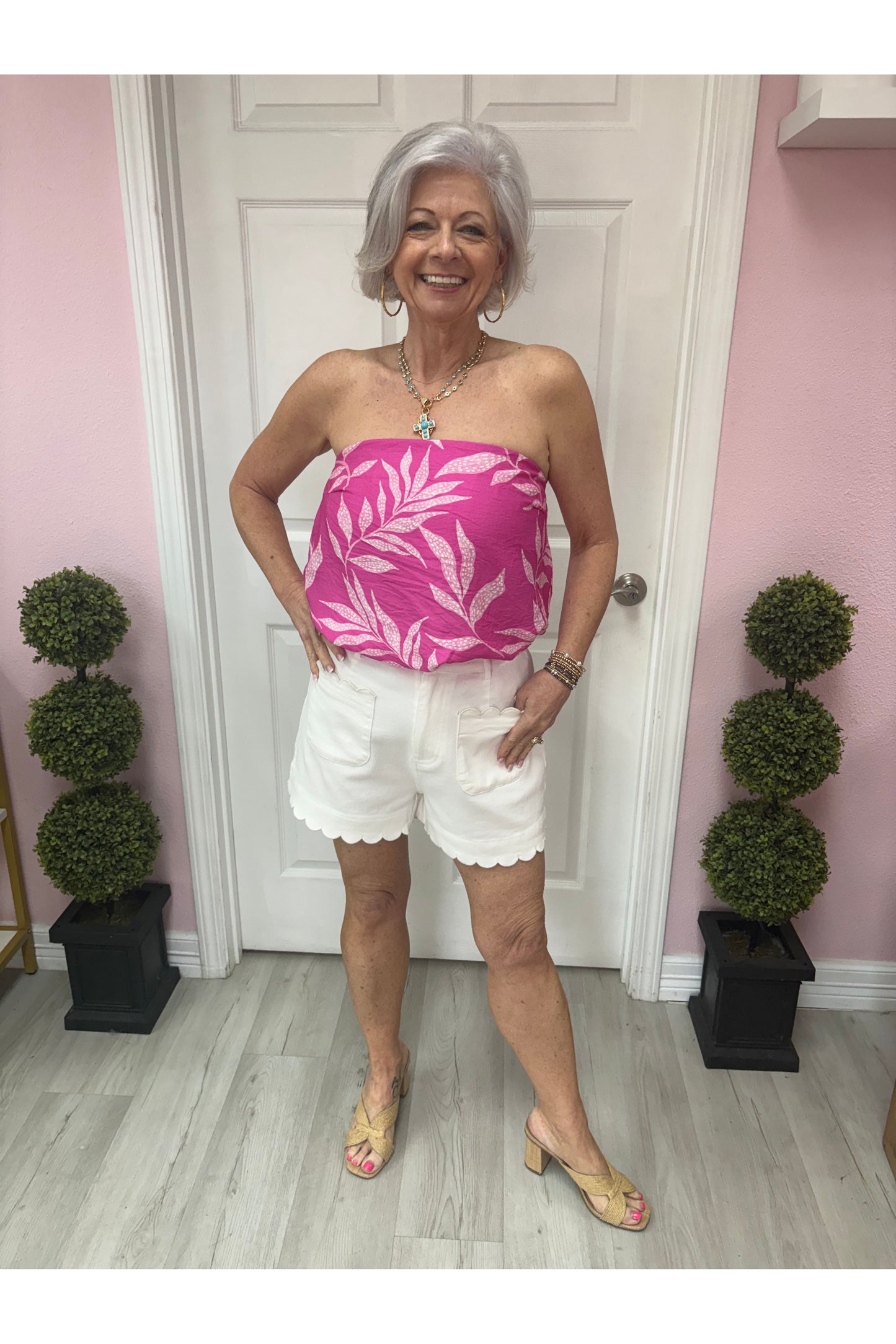 Solid Scalloped Edge Shorts