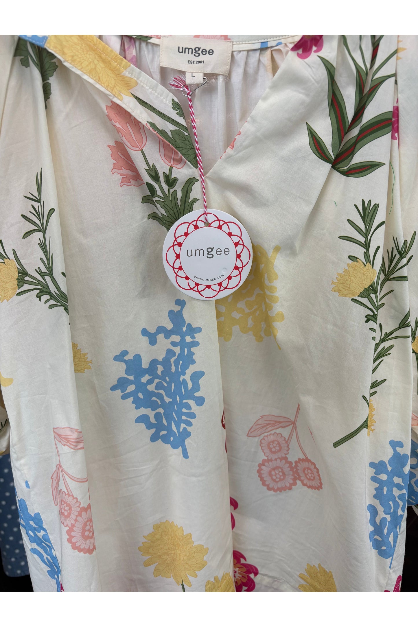 Gorgeous Floral Scallop Edge Blouse