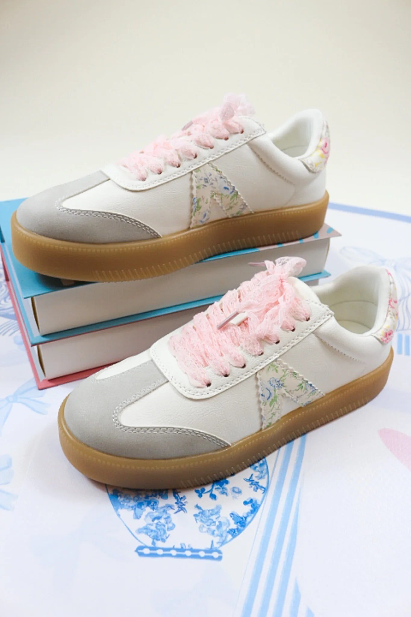 Axel White Floral Sneaker