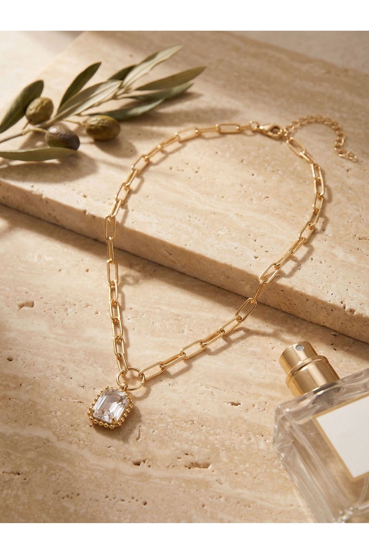 Octavia Scalloped Pendant Necklace